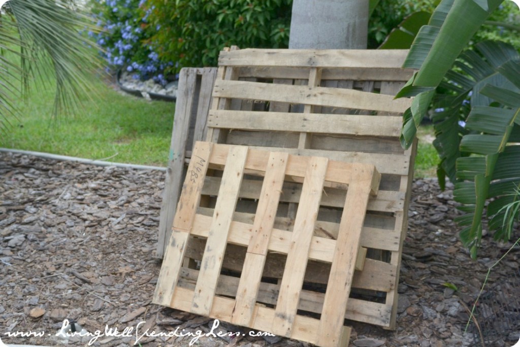 Diy Beach Themed Pallet Art Living Well Spending Less