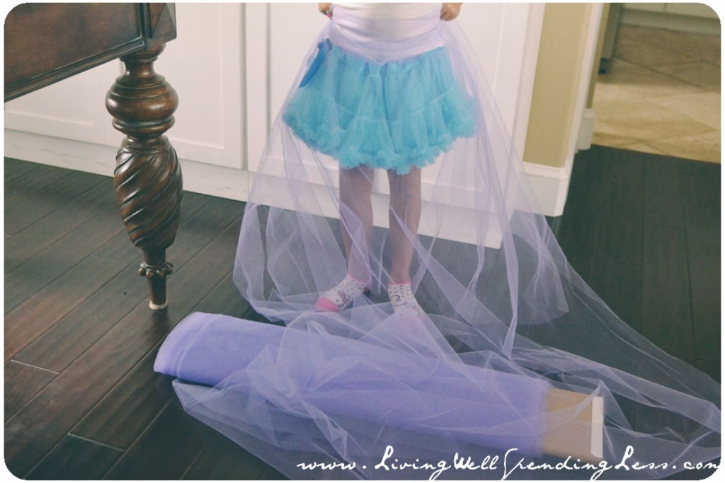 How to Sew a Simple Tulle Skirt with Elastic Band- DIY Tulle Skirt 