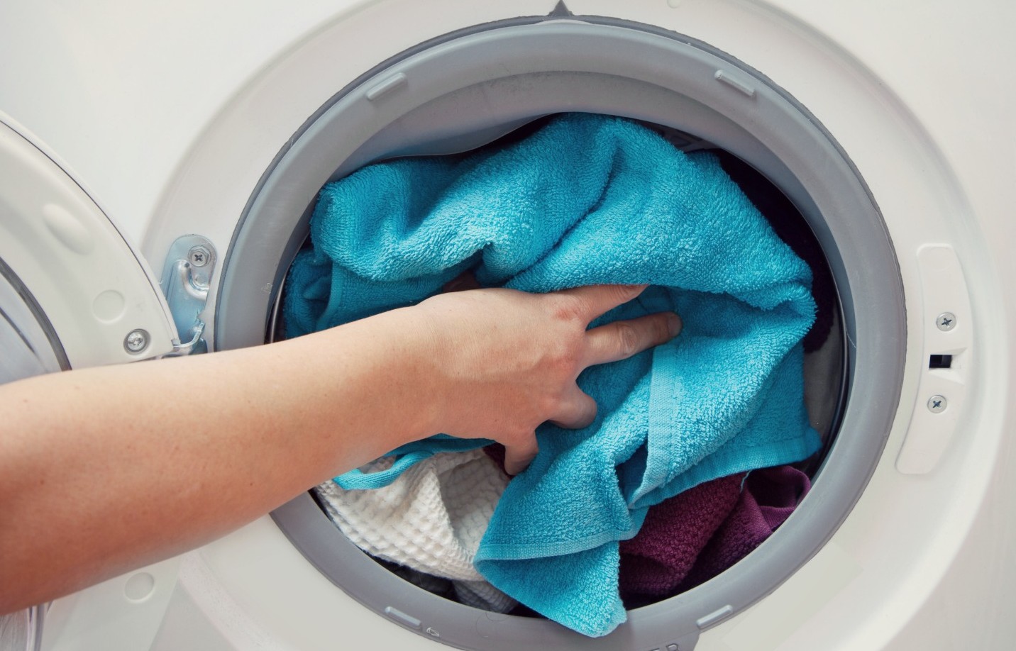 How to Do Laundry: Begginers Guide to Cleaning | Living ...