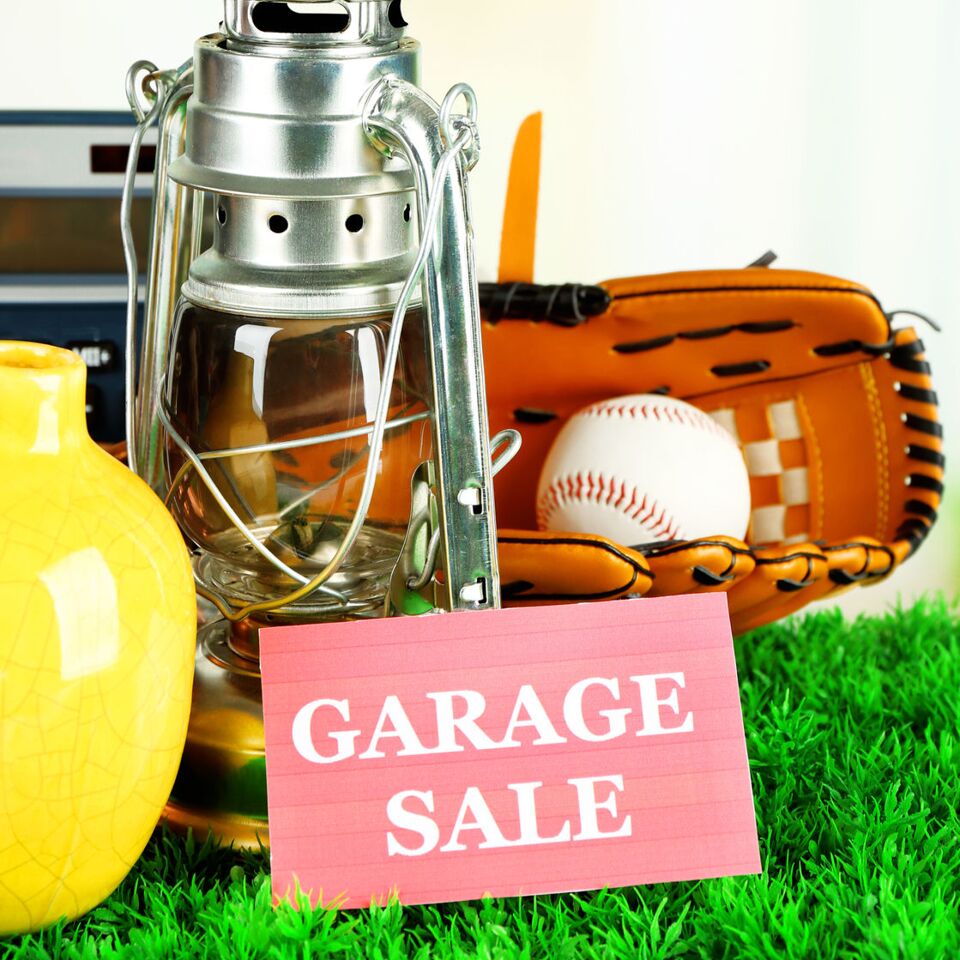 https://www.livingwellspendingless.com/wp-content/uploads/2015/06/How-to-Organize-a-Garage-Sale-SQUARE-IMAGE-ONLY.jpeg