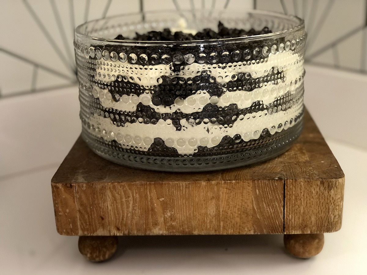 Easy Oreo Dirt Cake Trifle to Celebrate Earth Day | LWSL